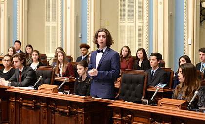 Simulation parlementaire pour les 3e et 4e secondaire – Ouverture du 15e Parlement des jeunes