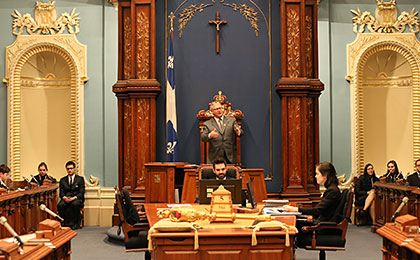 Le président de l’Assemblée nationale, M. Jacques Chagnon, préside les débats.