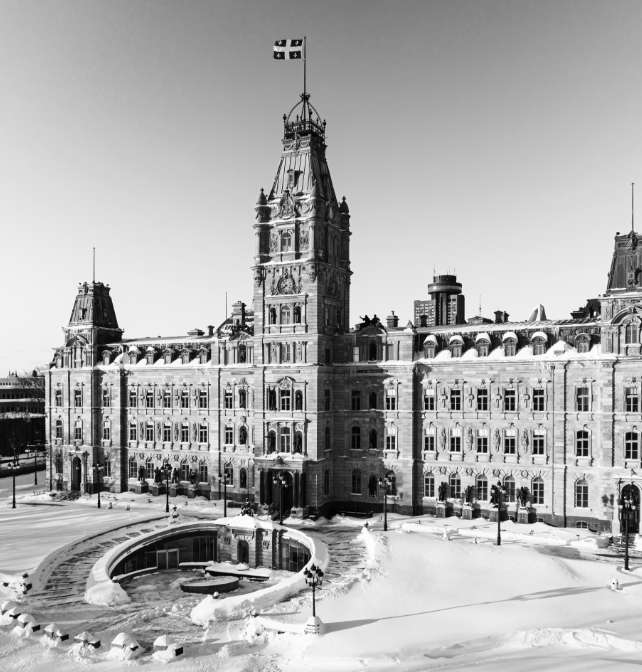 Hôtel du parlement en hiver